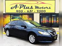 2017 Nissan Altima 2.5 4dr Sedan - Image 3