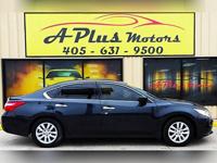 2017 Nissan Altima 2.5 4dr Sedan - Image 7