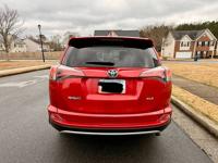 2017 Toyota RAV4 XLE premium Sunroof Backup camera 0 accidents Lawrenceville - Image 9