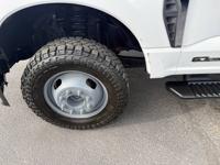 2023 FORD F350 SUPER DUTY 6.7 POWER STROKE DIESEL 4X4 DUALLY FLAT BED WHEAT RIDGE COLORADO - Image 6