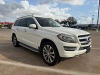 2014 Mercedes Benz GL450 4MATIC “One Owner“ Houston - Image 3