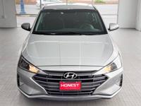 2019 Hyundai Elantra SE Sedan 4D Shoreline - Image 3
