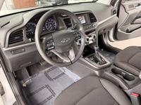 2019 Hyundai Elantra SE Sedan 4D Shoreline - Image 8