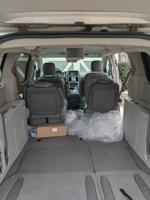 Chrysler town & country daily driver otp north - Image 3