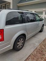 Chrysler town & country daily driver otp north - Image 6