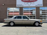 1988 Mercedes-Benz 560 SEL Sedan SKU:AA1018 Atomic Motors 89011 - Image 3