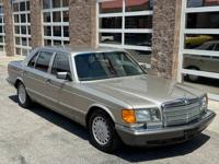 1988 Mercedes-Benz 560 SEL Sedan SKU:AA1018 Atomic Motors 89011 - Image 4