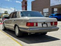 1988 Mercedes-Benz 560 SEL Sedan SKU:AA1018 Atomic Motors 89011 - Image 8