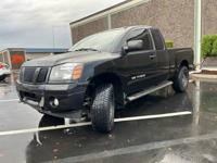 2014 Nissan Titan SV 4X4 Auburn - Image 2