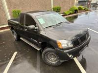 2014 Nissan Titan SV 4X4 Auburn - Image 4