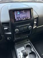 2014 Nissan Titan SV 4X4 Auburn - Image 9