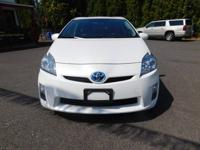 2010 Toyota Prius III hatchback Blizzard PearlCALL 503-836-3777 FOR AVAILABILITY - Image 4