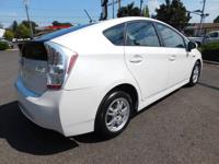 2010 Toyota Prius III hatchback Blizzard PearlCALL 503-836-3777 FOR AVAILABILITY - Image 7