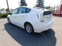 2010 Toyota Prius III hatchback Blizzard PearlCALL 503-836-3777 FOR AVAILABILITY - Image 9