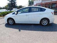 2010 Toyota Prius III hatchback Blizzard PearlCALL 503-836-3777 FOR AVAILABILITY - Image 10