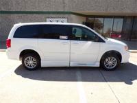 DODGE GRAND CARAVAN SE MOBILITY HANDICAP WHEELCHAIR MANUAL RAMP VA Irving, TX - Image 3