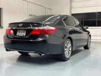 2013 Honda Accord Sport Sedan / 2.4L 4 Cyl / 6-SPEED MANUAL/1-OWNER SeM&M Investment Cars - Gladstone - Image 9
