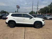 2022 Volkswagen Taos S 4dr SUV - Image 5