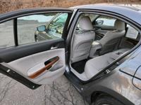 2011 Honda Accord EX-L American Favorite! Harrison - Image 8