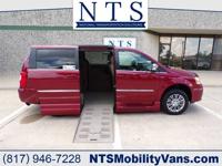 CHRYSLER TOWN & COUNTRY TOURING- L HANDICAPPED WHEELCHAIR PWR RAMP VAN Irving, TX - Image 2
