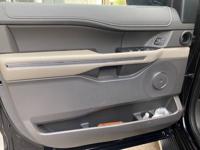 2020 Ford Expedition XLT 4x2 or the best offer Houston - Image 9