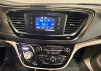 2017 Chrysler Pacifica LX Minivan 4D north chicagoland - Image 6