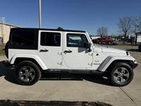 2017 Jeep Wrangler Unlimited Sahara 4x4 - Image 9