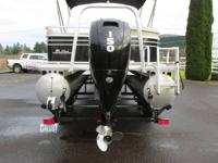 2021 Sun Tracker Party Barge 22DLX 150HP Low Hour Pontoon Springfield, OR - Image 5