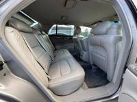 2003 CADILLAC DeVILLE (STUNNING// LIKE NEW) - Image 10