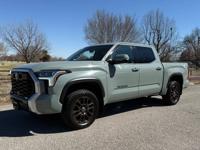 2022 Toyota Tundra Crewmax Limited TRD Offroad 4 X 4 - 1 owner 49K!!!