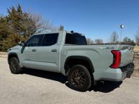 2022 Toyota Tundra Crewmax Limited TRD Offroad 4 X 4 - 1 owner 49K!!! - Image 4