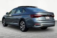 2025 Volkswagen Jetta 1.5T SEL Sedan VW Est. payment OAC† - Image 5