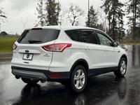 2016 Ford Escape SE / ONLY 87k Miles / Serviced / Backup Camera / B multnomah county - Image 6