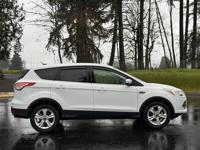 2016 Ford Escape SE / ONLY 87k Miles / Serviced / Backup Camera / B multnomah county - Image 7