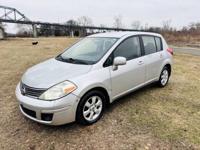 2009 Nissan Versa 1.8 SL 4dr Hatchback _Nissan_ _Versa_ _Hatchback_ - Image 3