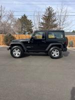 2012 Jeep Wrangler Rubicon 6 SPD Manual Clean CARFAX Denver - Image 4