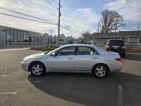 2005 Honda Accord Hybrid Electric IMA AT with NAVI Sedan . Wilkins Auto Center - Image 9