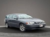 LOW MILES • 2004 VOLVO V70 2.5T • WAGON • LEATHER & HEATED • MOONROOF HILLSBORO - Image 4