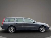LOW MILES • 2004 VOLVO V70 2.5T • WAGON • LEATHER & HEATED • MOONROOF HILLSBORO - Image 7