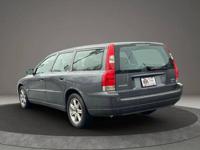 LOW MILES • 2004 VOLVO V70 2.5T • WAGON • LEATHER & HEATED • MOONROOF HILLSBORO - Image 9
