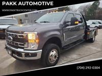 2024 Ford f-350 f350 f 350 F350 XLT Hauler Bed Flatbed Farm Work Truck - Image 2