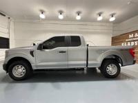 2023 Ford F-150 4x4 4WD F150 XL Super Cab 4dr / 3.3L V6 / Backup CameM&M Investment Cars - Gladstone - Image 4