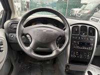 2007 Chrysler Town & Country Touring - WHEELCHAIR LIFT / ONLY 29K MILE Wheelchair Van In Beaverton - Image 6