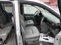 2007 Chrysler Town & Country Touring - WHEELCHAIR LIFT / ONLY 29K MILE Wheelchair Van In Beaverton - Image 8