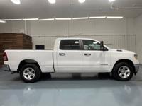 2019 RAM 1500 4x4 4WD Dodge Tradesman Crew Cab / 5.7L V8 Hemi / LOCALM&M Investment Cars - Gladstone - Image 5