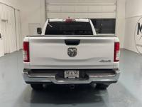 2019 RAM 1500 4x4 4WD Dodge Tradesman Crew Cab / 5.7L V8 Hemi / LOCALM&M Investment Cars - Gladstone - Image 7