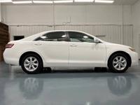2011 Toyota Camry LE Sedan 2.5L 4 Cyl / LOCAL CAR /135K MILES SedanM&M Investment Cars - Gladstone - Image 5