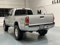 2005 Toyota Tacoma 4x4 4WD V6 TRD SPORT / 6-SPEED MANUAL / LIFTED LIFM&M Investment Cars - Gladstone - Image 10