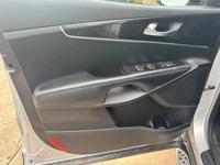 2017 Kia Sorento LX. . . .IN HOUSE FINACING . . . down -206-3054. .👍☎ - Image 9