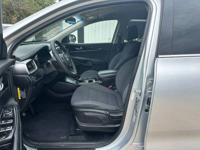 2017 Kia Sorento LX. . . .IN HOUSE FINACING . . . down -206-3054. .👍☎ - Image 10